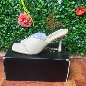 Brand new ivory brand thong mules!!!!
